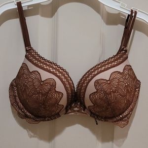 Victoria's Secret Very Sexy Pushup Bra 32D